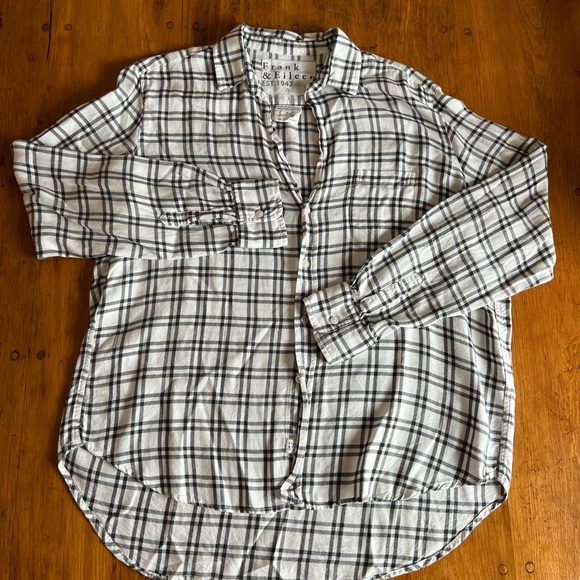 Frank & Eileen “Eileen” Button Down Shirt - Picture 6 of 6